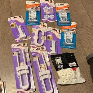 Lot of 10 baby proofing items new